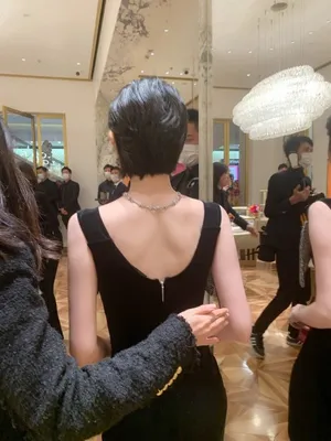 唐艺昕小礼服端庄秀雅活动照图片_2