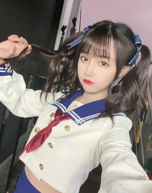 性感美女明星宋昕冉制服写真图片_2