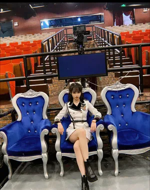 性感美女明星宋昕冉制服写真图片_6