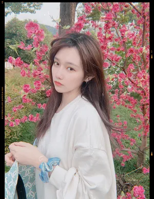 性感美女明星宋昕冉妩媚照片