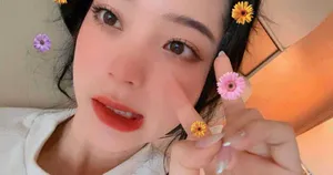 欧阳娜娜鲜花妆俏皮自拍照图片_5