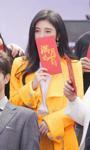 性感美女明星鞠婧祎开机图片_4