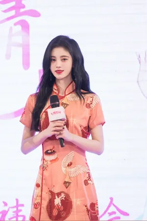 性感美女明星鞠婧祎旗袍优雅写真_7
