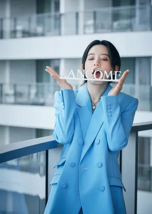 李斯丹妮蓝色西装时尚性感写真_3