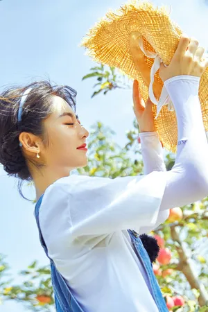清纯美女邢菲耀眼写真图片_4