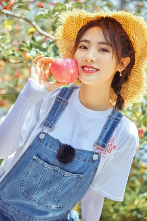 清纯美女邢菲耀眼写真图片_5
