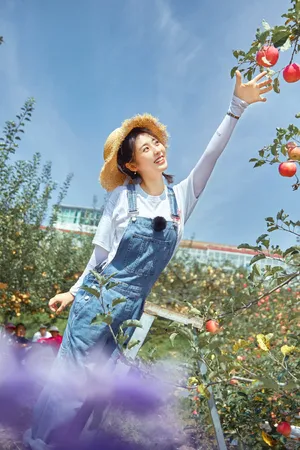 清纯美女邢菲耀眼写真图片_9