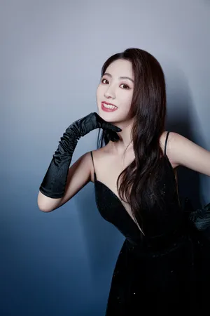 性感美女明星邢菲活动图片_2