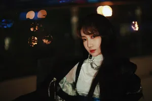 性感美女乃万高开叉美腿撩人写真_2