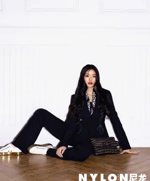 林允法式摩登红唇大片写真图片_2