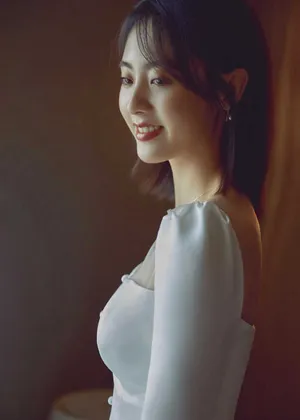 性感美女明星邢菲优雅写真图片_2