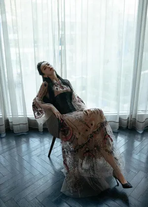 angelababy印花长裙性感写真图片_4