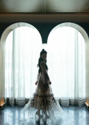 angelababy印花长裙性感写真图片_6