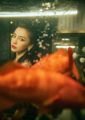 angelababy刺绣长裙金鱼大片写真图片_10