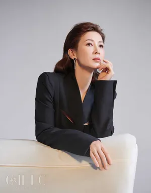 童蕾优雅气质内页大片写真图片