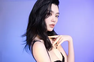 性感美女明星奚梦瑶黑丝连衣裙活动照片_2