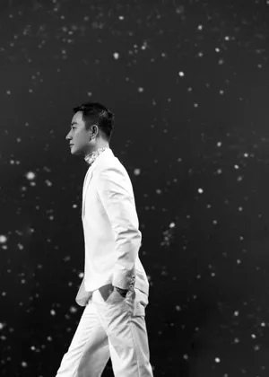 帅哥明星黄轩最新迪奥活动照图片_6