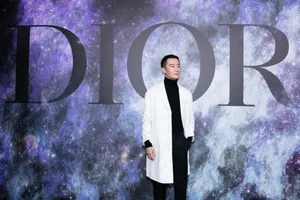 帅哥明星黄轩最新迪奥活动照图片_8