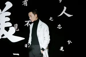 帅气男神黄轩白色西服儒雅帅气写真_7