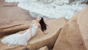 周韦彤性感抹胸裙写真图片_2
