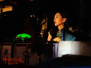 江疏影性感时尚写真_8