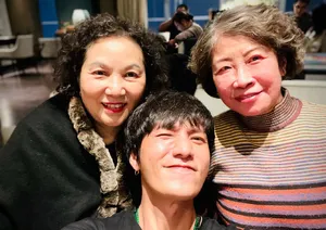 陈坤宽松卫衣休闲帅气自拍照图片