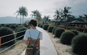 刘雯碎花长裙时尚文艺美照图片_2
