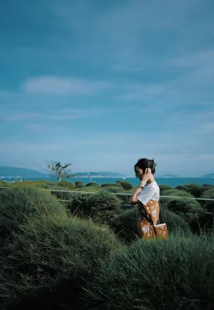 刘雯碎花长裙时尚文艺美照图片_5