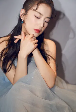 黄圣依星空裙性感曼妙写真图片