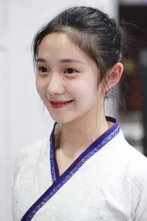 《一秒钟》电影主演刘浩存美照图片