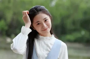 《一秒钟》电影主演刘浩存美照图片_5