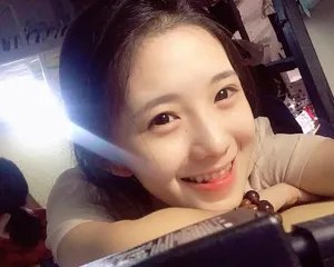 《一秒钟》电影主演刘浩存美照图片_9