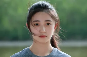 《一秒钟》电影主演刘浩存美照图片_12
