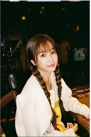 清纯甜美美女明星虞书欣写真_3