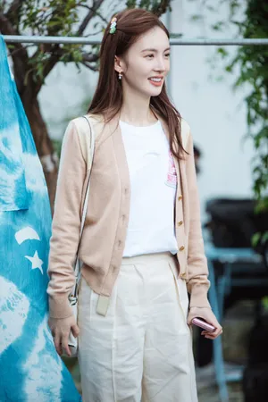 金晨《女儿们的恋爱》最新甜美剧照图片