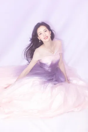 陈都灵紫色礼服唯美性感写真图片_4
