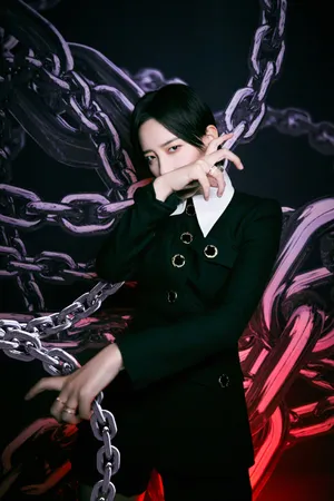 李斯丹妮极简工业风冷艳大片写真图片_3