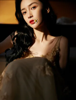 angelababy卷发蝴蝶裙优雅意境写真图片_10