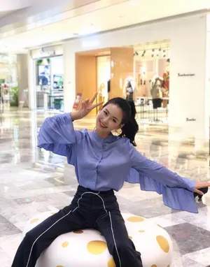 性感美女张净桐妩媚撩人写真_3