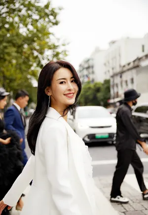 性感美女明星张净桐妩媚写真