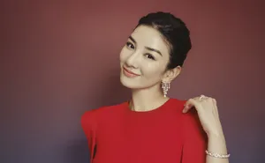 黄奕优雅红裙性感迷人写真_2