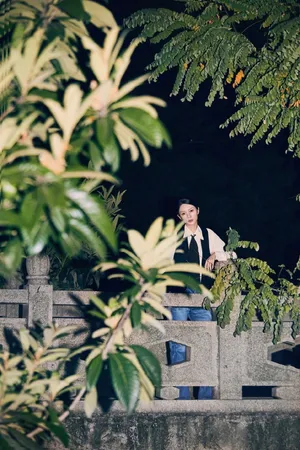 傅菁苏州古镇夜游摩登魅力性感写真_2