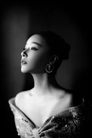 阚清子蝴蝶结抹胸礼服性感写真图片_5