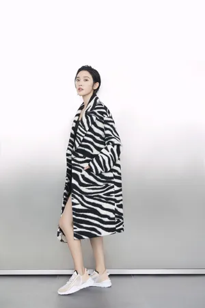 唐艺昕性感时尚妩媚写真图片_1
