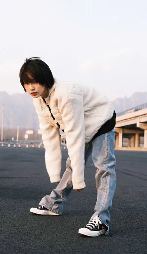 成果简约温暖私服街拍写真图片_1