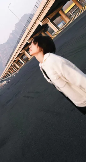 成果简约温暖私服街拍写真图片_2