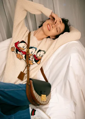 性感美女明星倪妮优雅懒散写真