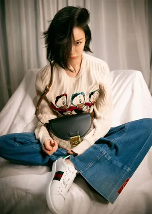 性感美女明星倪妮优雅懒散写真_2