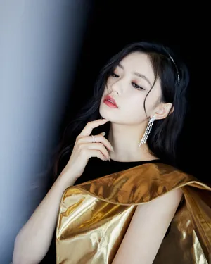 林允黑色金箔礼服优雅时尚写真图片_3