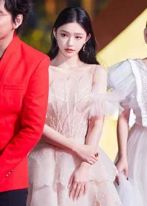 时尚性感女星林允活动现场图片_3